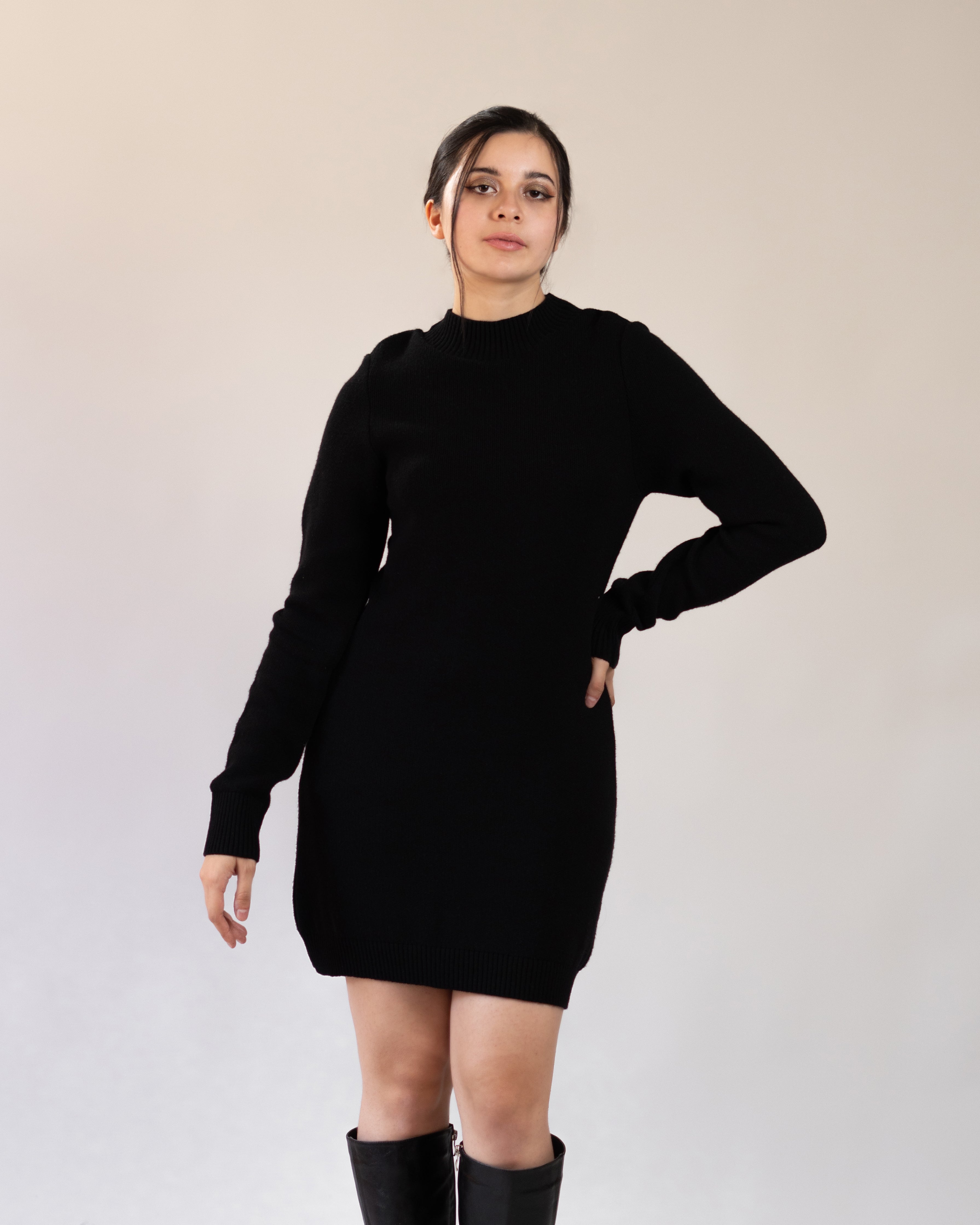 Vestido Corto Manga Larga