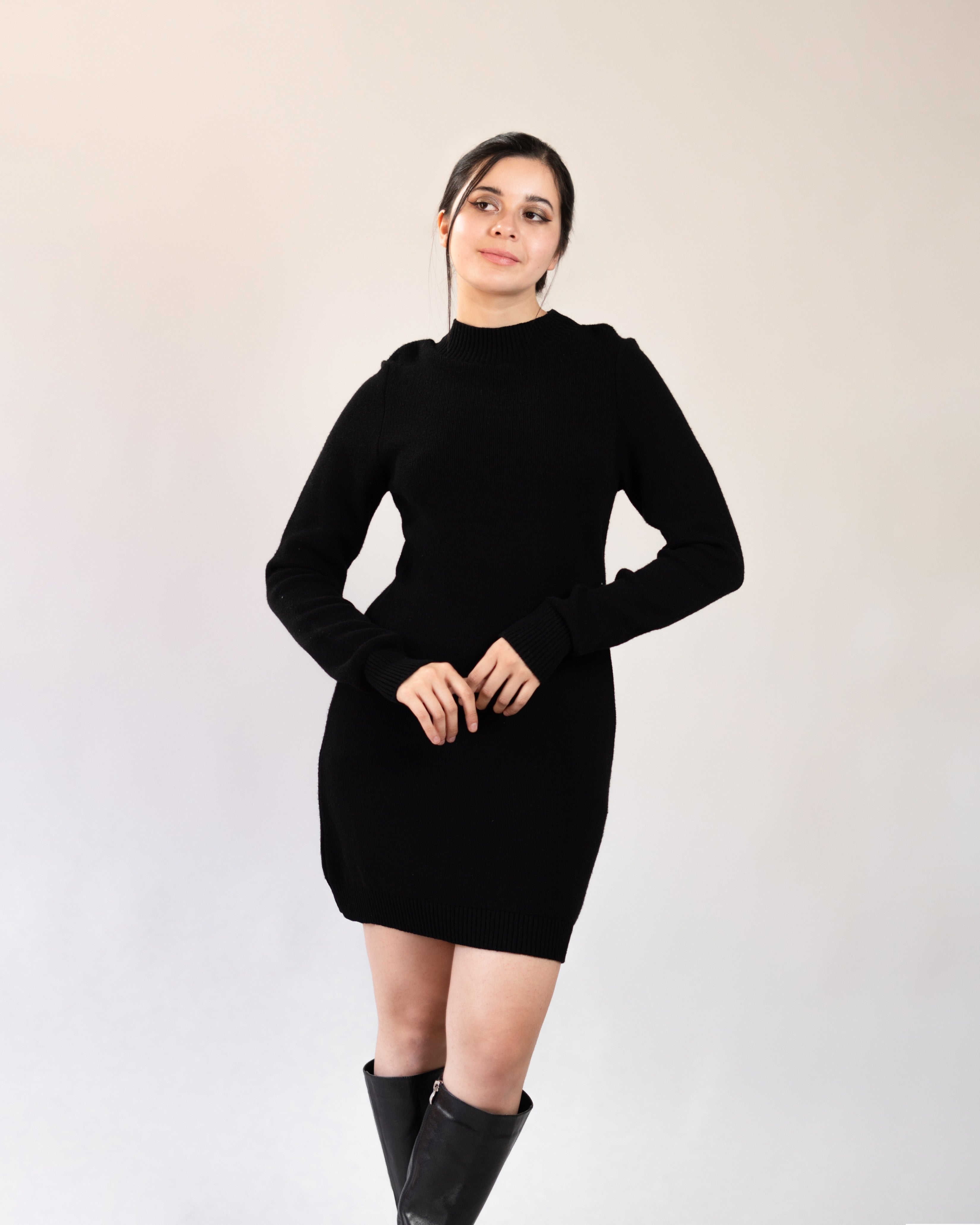 Vestido Corto Manga Larga