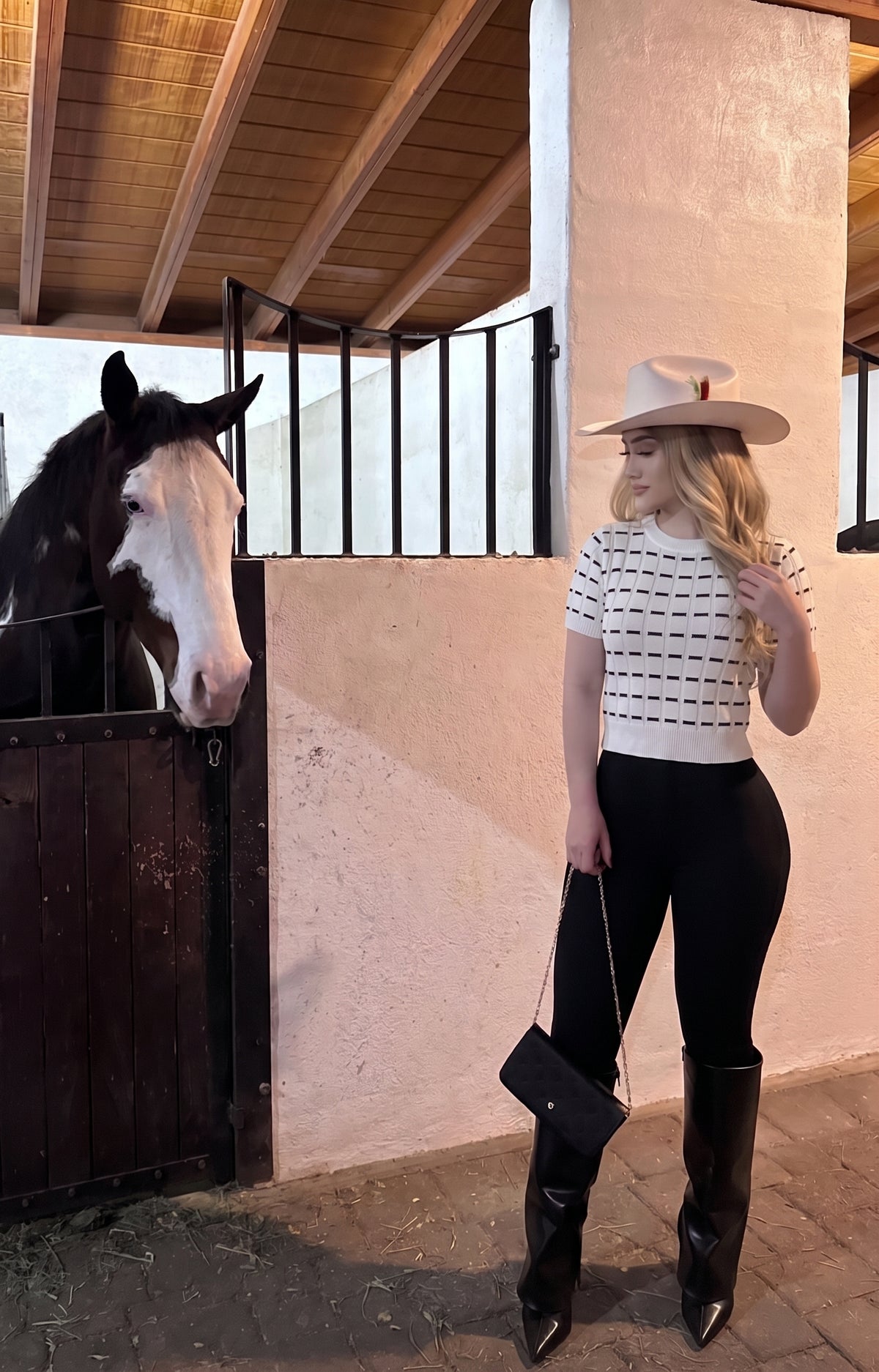 Blusa de Cuadros con Cuello Redondo