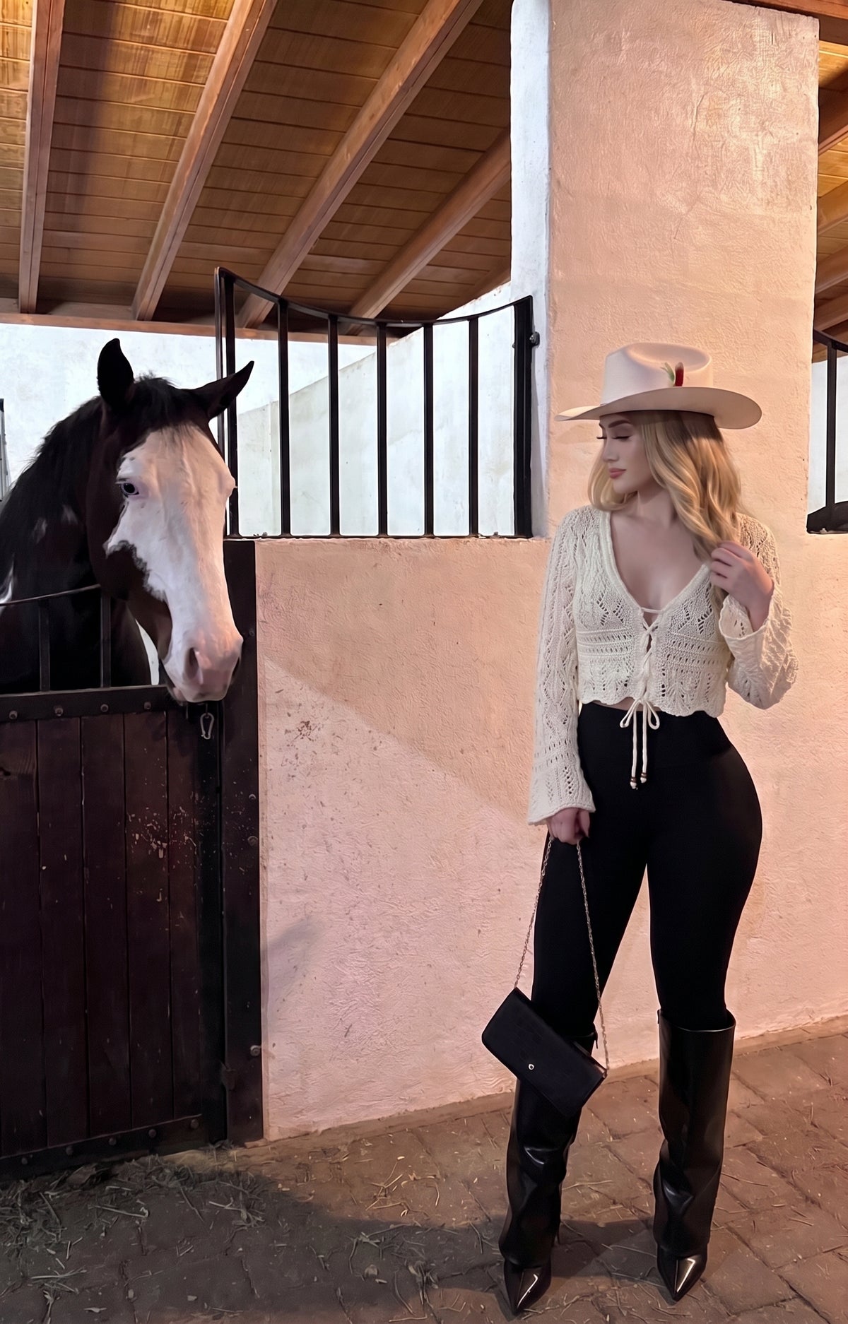 Torerita Tejida Corta con Agujeta Frontal